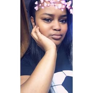 Meet your Posher, Alexis